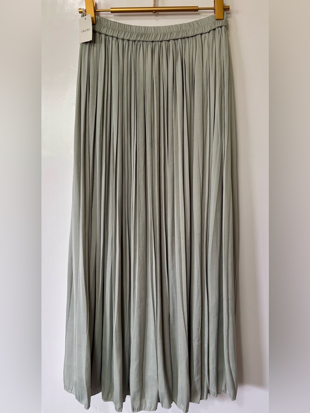 IGNI| NEW Lightweight Pleated Maxi Skirt in Sage Green Sz M NWT